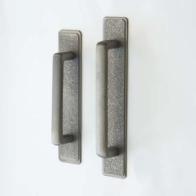 二枚長座付き和風取手 ボルト足式 薄古美仕上げ