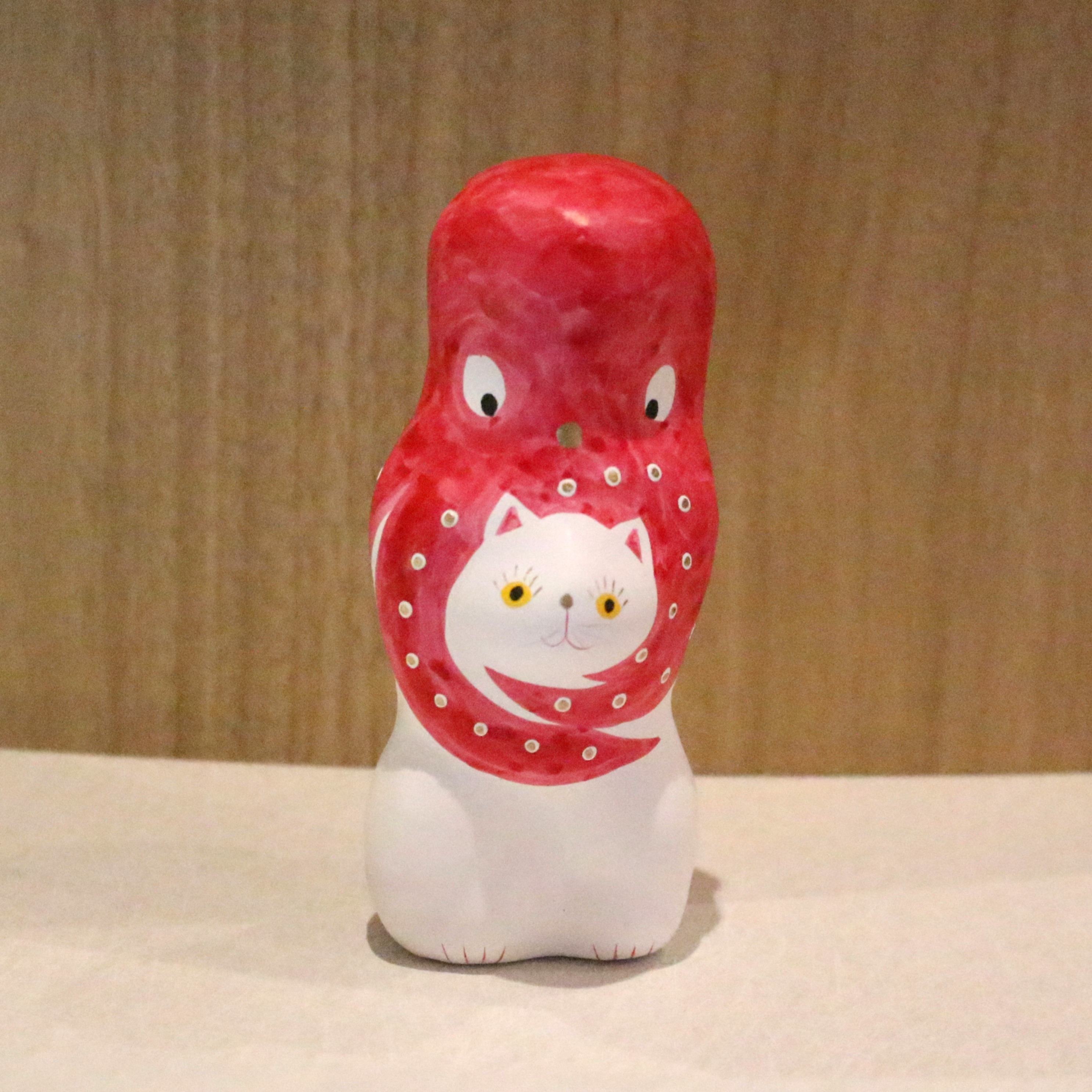 相良人形「猫に蛸」お取り寄せなら上杉城史苑ネットショップへ！／米沢