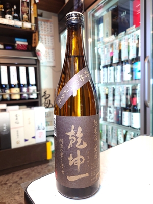 乾坤一　純米酒　愛国　720ml