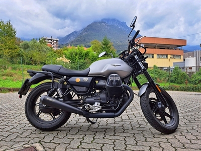 Scarichi_Short_nero_Moto_Guzzi