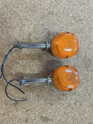 USED-334 MAGNI ARTURO リアウインカー左右2個セット