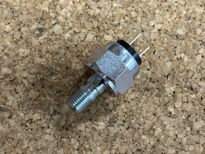 14657050  BRAKE SWITCH M10xP1.00