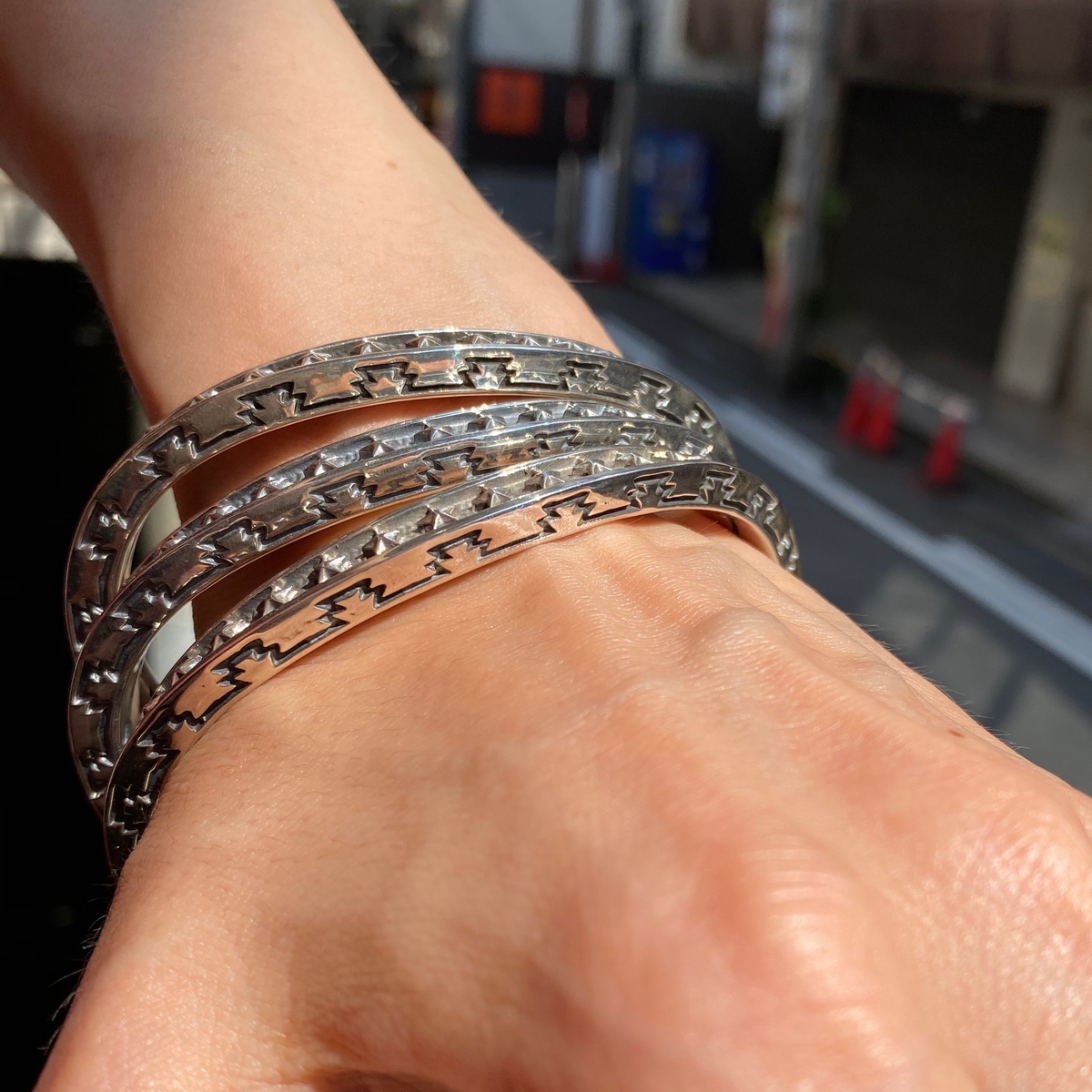 週末値下げコディサンダーソン カーブバングル - アクセサリー