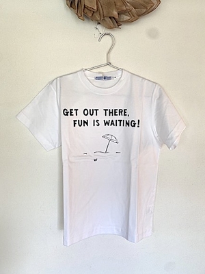 R&D.M.Co-  no.8189  GET OUT THERE T SHIRT   white  S.M.L  