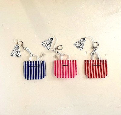 R&D.M.Co- no.8180 BEACH BAG KEY CHAIN pink red blue