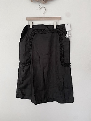 R&D.M.Co-  no.8219  L/G.D FRILL DECORATION SKIRT  black   M size
