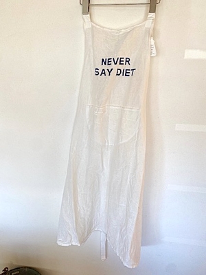 R&D.M.Co-  no.7710  『NEVER SAY DIET』  EMBROIDERY   APRON   white+BLUE