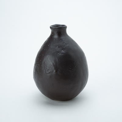 135.黒釉徳利