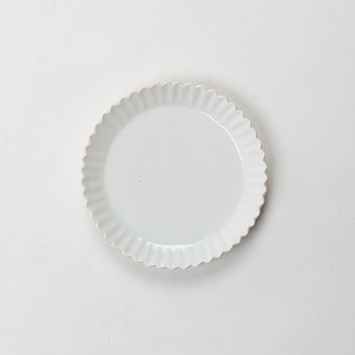3.白瓷菊形豆皿