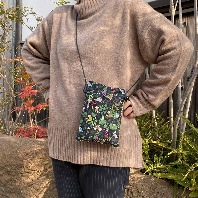 オリジナルサコッシュ 王国動植物集合テキスタイル | 神戸どうぶつ王国NS