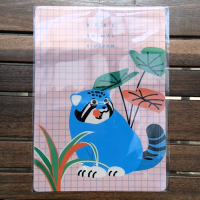 B5下敷き　カラフルチェック　マヌルネコ　コツメカワウソ