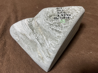 バドガシュタイン鉱石　&alpha;&beta;放射線量　平均0.5&mu;Sv　ラドン濃度校正値15Bq/m3以上　3.95kg No.11010