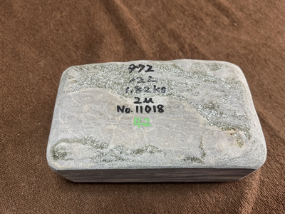 バドガシュタイン鉱石 &alpha;&beta;放射線量 最大4&mu;Sv 平均2&mu;Sv ラドン濃度校正値42Bq/m3以上 1.82kg 82,350円 No.11018