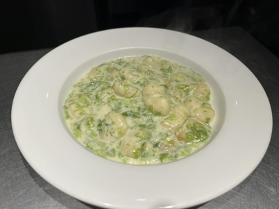 自家製ニョッキ　エビと柚子胡椒の海苔クリームソース