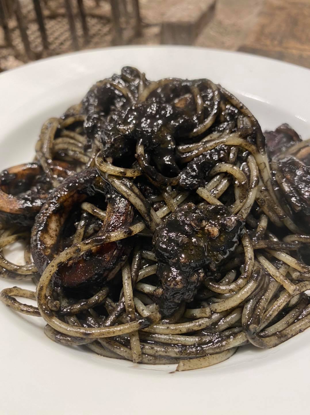 イカもたっぷり入ったイカ墨ソース ｆａｌｏ宅配便