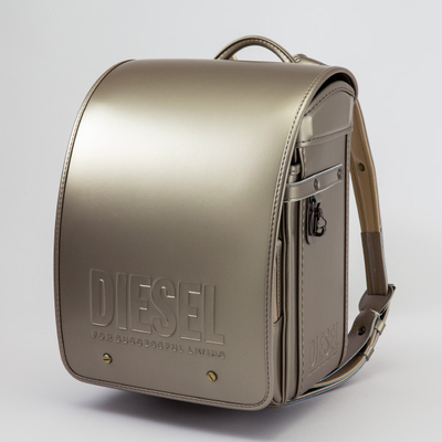 ディーゼル　グロッシー＆マット　ライトゴールド