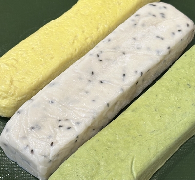 ごま生麩（画像中央）１本