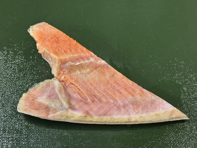 紅鮭カマ（カナダ産）中塩　1切