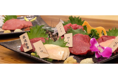 桜の時期にぴったり別名「桜肉」 UMAYA特選馬刺し 部位お任せ 10,800円(税込)セット