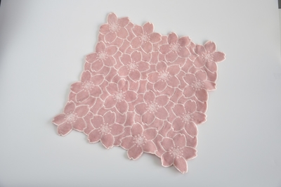 展勝地の桜を使った「桜染ハンカチ」