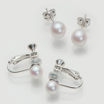定番のパールピアス、イヤリング