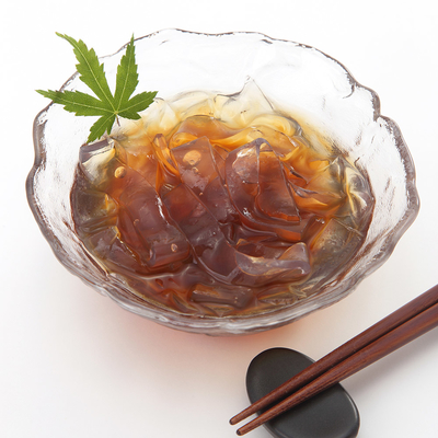 ほどよい口あたりの黒蜜葛きり（3本）